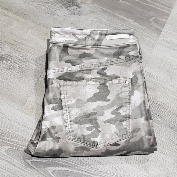Pilcro And The Letterpress Camo High Rise Jeans - Picture 2 of 6